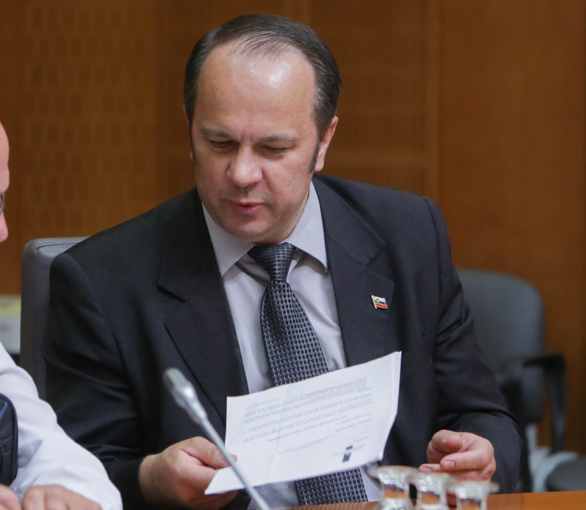 Grims: Preko NLB milijarda iz Irana med embargom