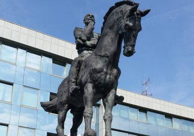 Tako spretno in pokvarjeno, da bolj ne bi mogla biti