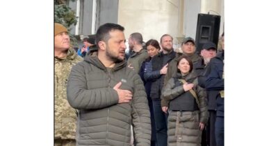 Po begu ruske vojske Zelenski v Hersonu ob dvigu zastave Ukrajine