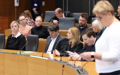 Obstrukcija SDS, ker je večina v DZ spet ubrala bližnjico