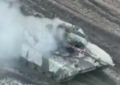 Sunak Ukrajini pošilja Challengerje, o nemških Leopardih razprava v Natu. Še en goreči T-90M