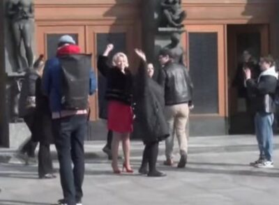 Namesto stavke na vrhu najbolj branih portalov vladna propaganda, da gasilci dobivajo preveč