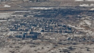 Bahmut poraz za Wagner, Putin z Lukašenkom ob obletnici »tridnevne« vojne