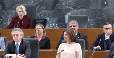 Kabinet premiera: Vprašanje za kulturno ministrstvo je, ali je bila na Čebinah v imenu vlade