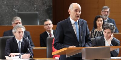 Golob: Ugrabili ste mi RTVS. Janša: Pljunili ste na lastne obljube pri Jankoviću.
