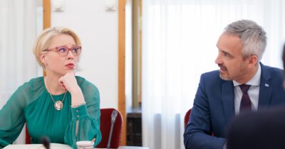 Sprememba finančnega načrta DZ: podvojitev državnih dotacij političnim strankam
