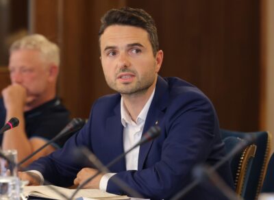 Čistke na TVS: Na Martićevo kršitev zakona opozorila že društvo in sindikat novinarjev. Zgrožen celo Tonin.