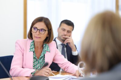 Bliskovito v prisilo za romske otroke in podiranje zasebnih vrtcev