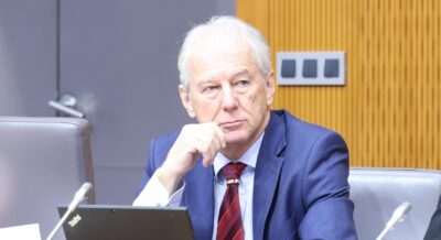 Fiskalni svet: Vladno višanje državnih plač ogroža državo