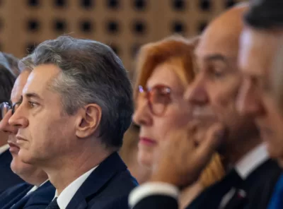Golob je stabiliziral Janšo na vrhu strank