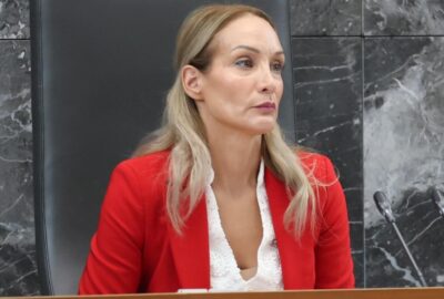 Pretep družine podpredsednice DZ Meire Hot