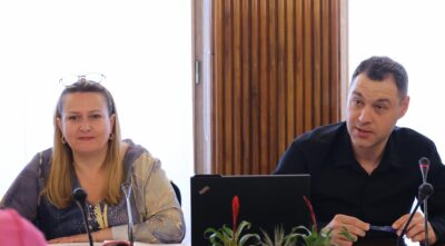 Zaradi bombardiranja Beograda Grgurevičeva in Vatovec proti več denarja naši vojski, za več poslancev NSi kot SD