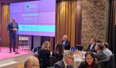 “Počeno srce” Brodnjak in kritik zablod Šuštaršič na programski konferenci NSi