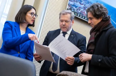 Ediks za 13.000 prenosnikov Stojmenove Duh in podpis Čalušićeve