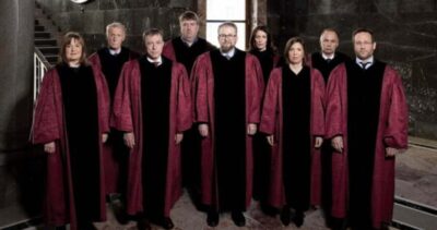 Ustavno sodišče je sodnikom povišalo plače in določilo poračun za nazaj
