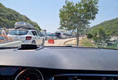 Na meji s Hrvaško nikogar, temperature visoke, cene pa evro