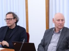 Pred poslanci profiterja odstopanj vladajočih