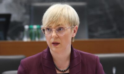 Janša z več kot 46 poslanci, Golob s tehničnim mandatarjem za ohranitev oblasti