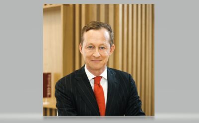 Še Borut Jamnik dobi dva luksuzna električna avtomobila, Golobu več za reaktivce