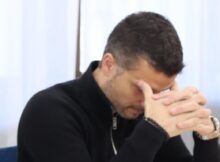 Pogovor Hana s Prednikom pred odstopom, s katerim se seznanja DZ