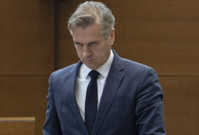 Svoboda daleč za SDS, Goloba lahko reši le še Logar